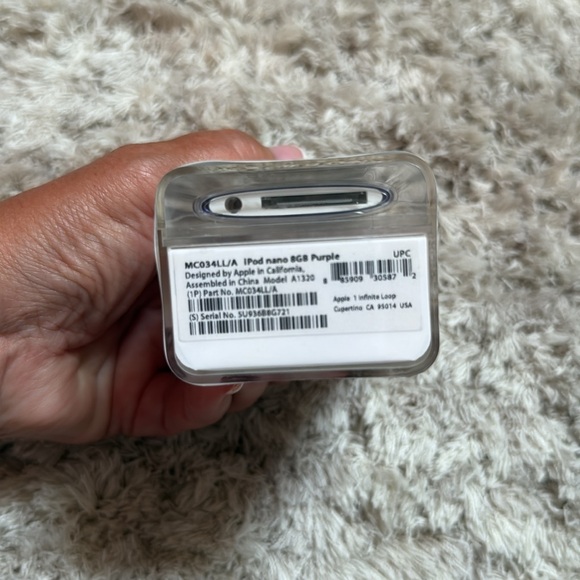 FACTORY SEALED IPOD NANO - Picture 2 of 3